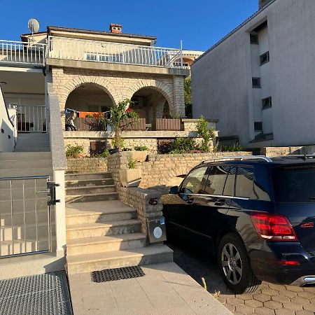 Apt By The Sea 1 Pula Exterior photo